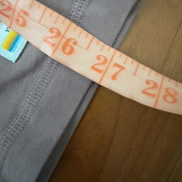 Men Vuori Tuvalu Short Sleeve Crew Neck Tee in Medium Dark Umber Size Small - Picture 8 of 9